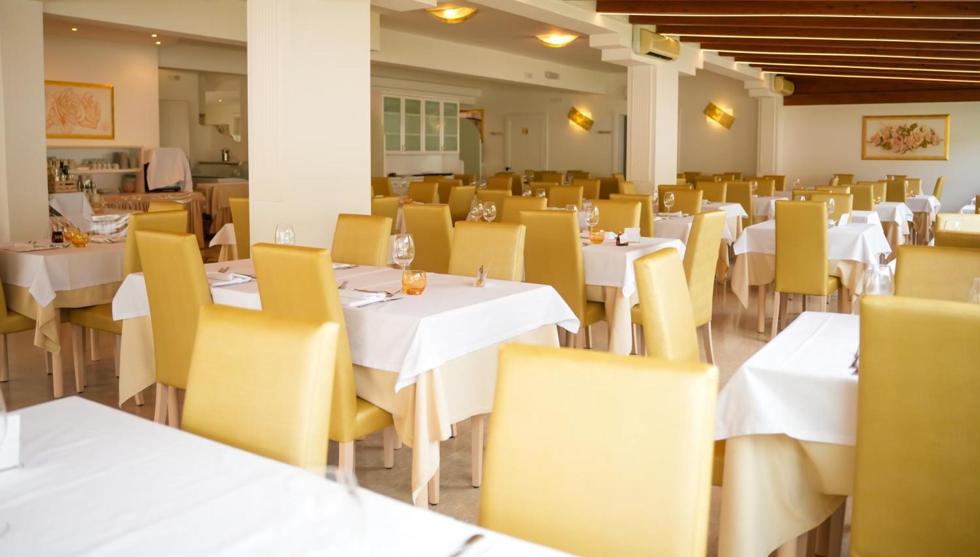 Hotel Sirena - Servizio Spiaggia Inclusive 페스키치 외부 사진